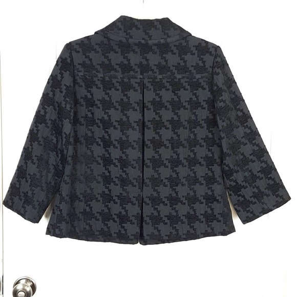 Chico's | Black Cropped Swing Coat Size 0 - Picture 3 of 4